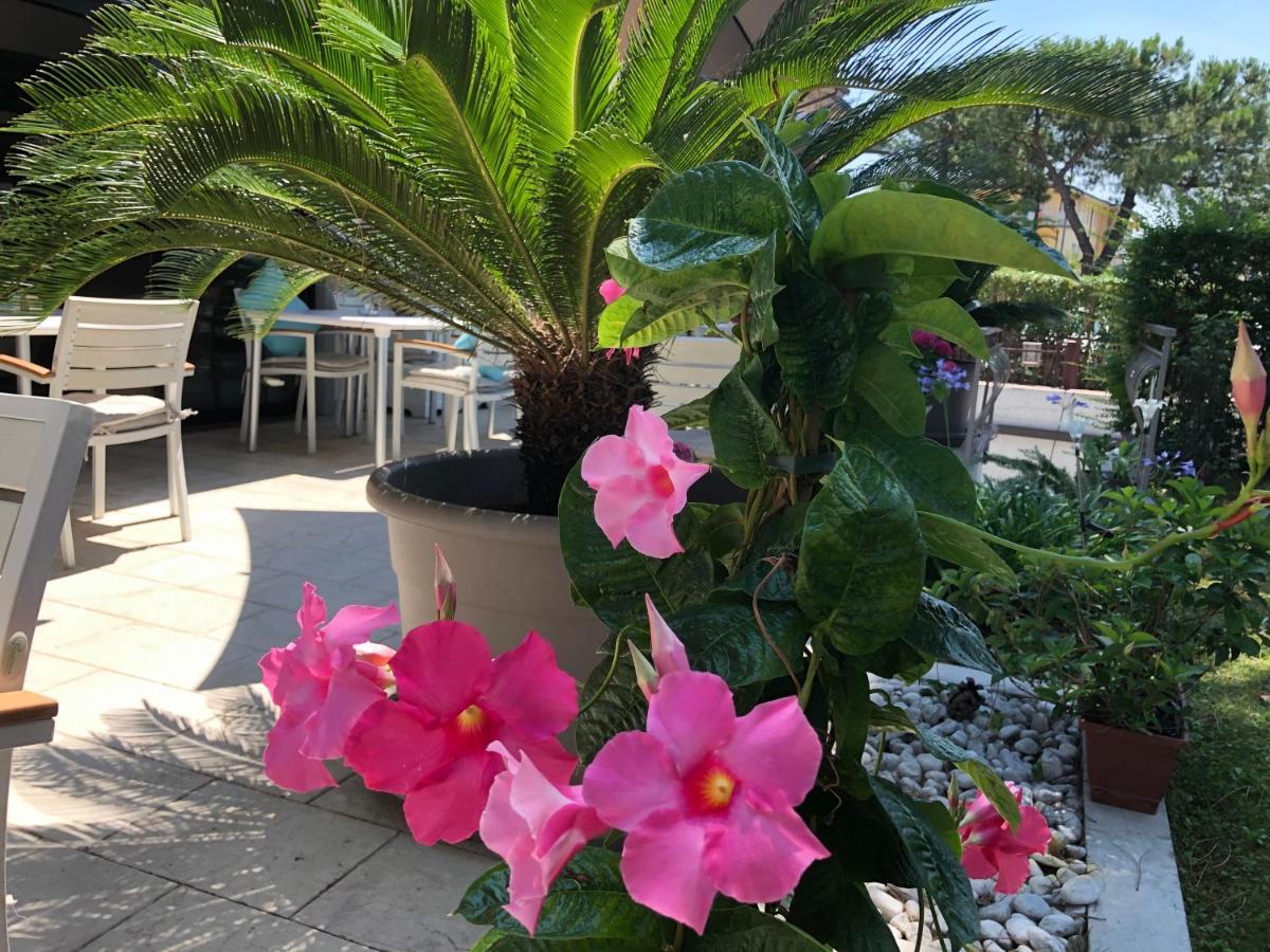 Hotel International Sirmione Exterior photo