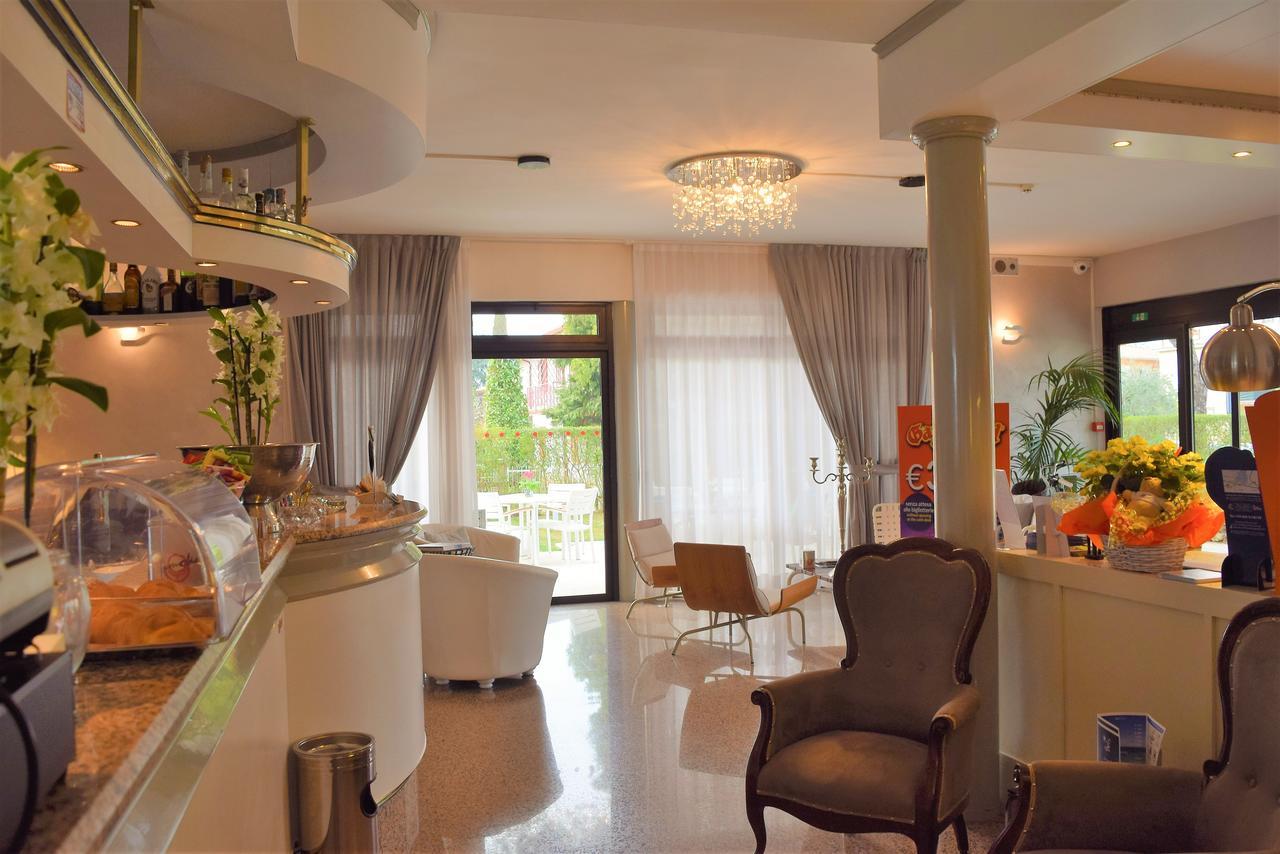 Hotel International Sirmione Exterior photo