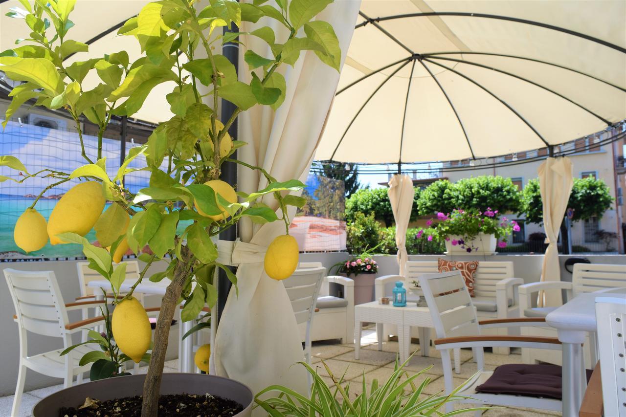 Hotel International Sirmione Exterior photo