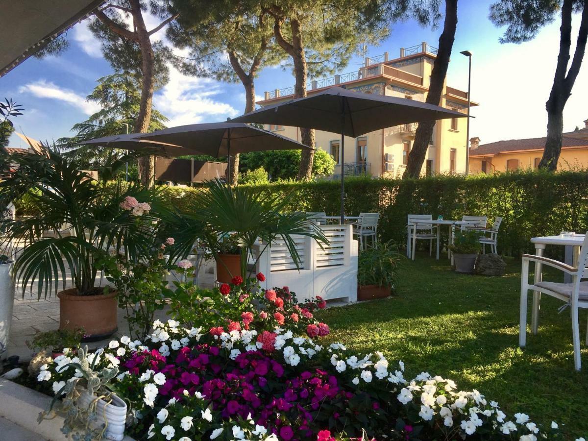 Hotel International Sirmione Exterior photo